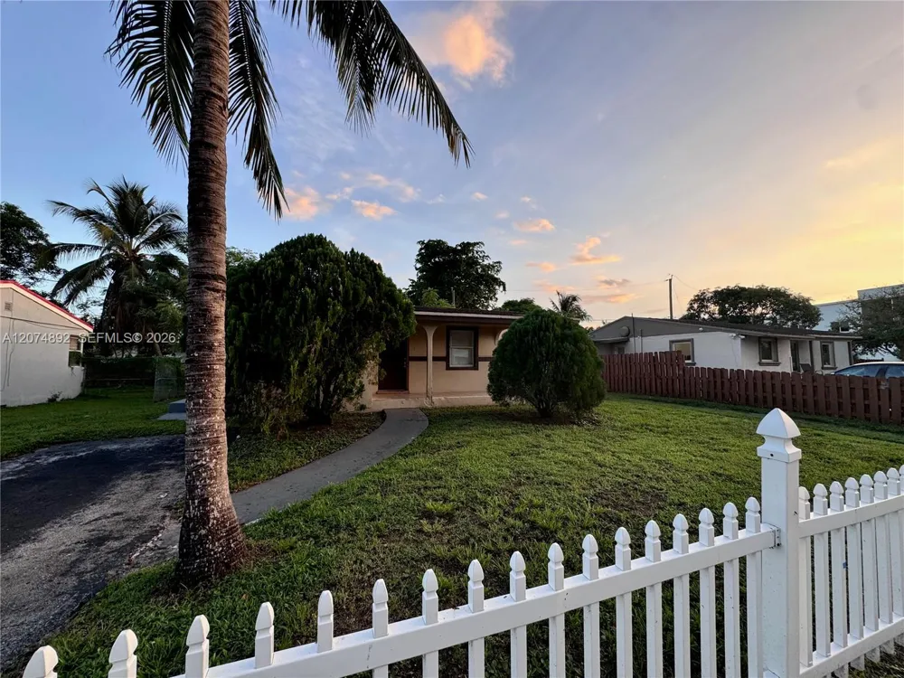 3040 NW 7th St Pompano Beach, FL 33069