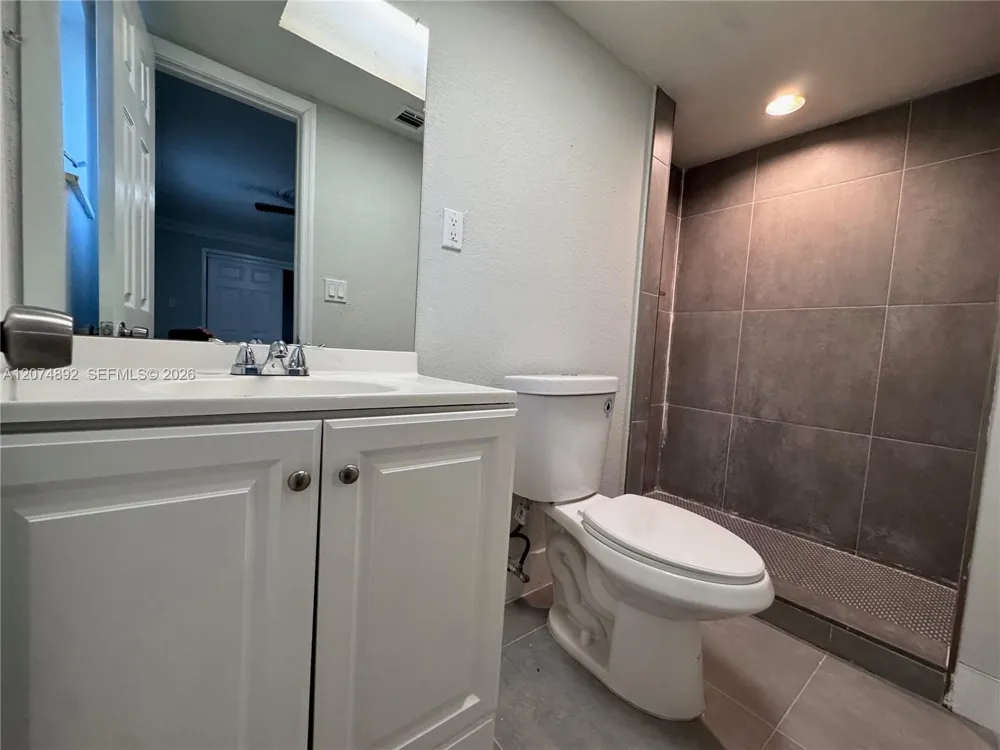 3040 NW 7th St Pompano Beach, FL 33069