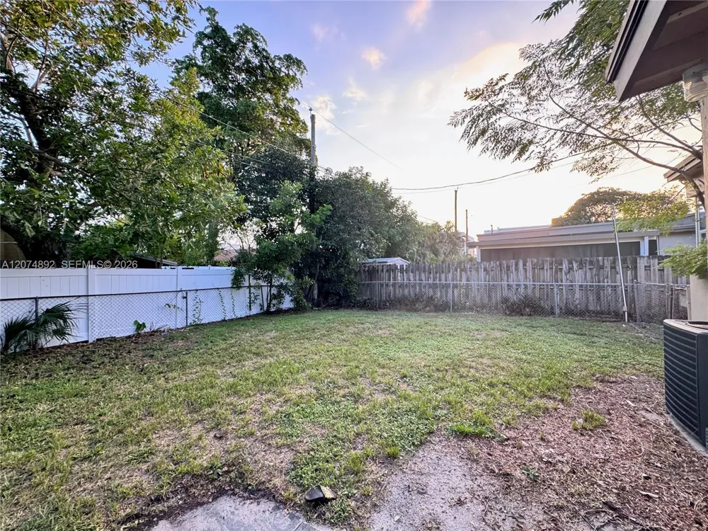 3040 NW 7th St Pompano Beach, FL 33069