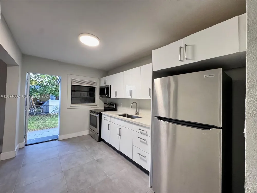 3040 NW 7th St Pompano Beach, FL 33069