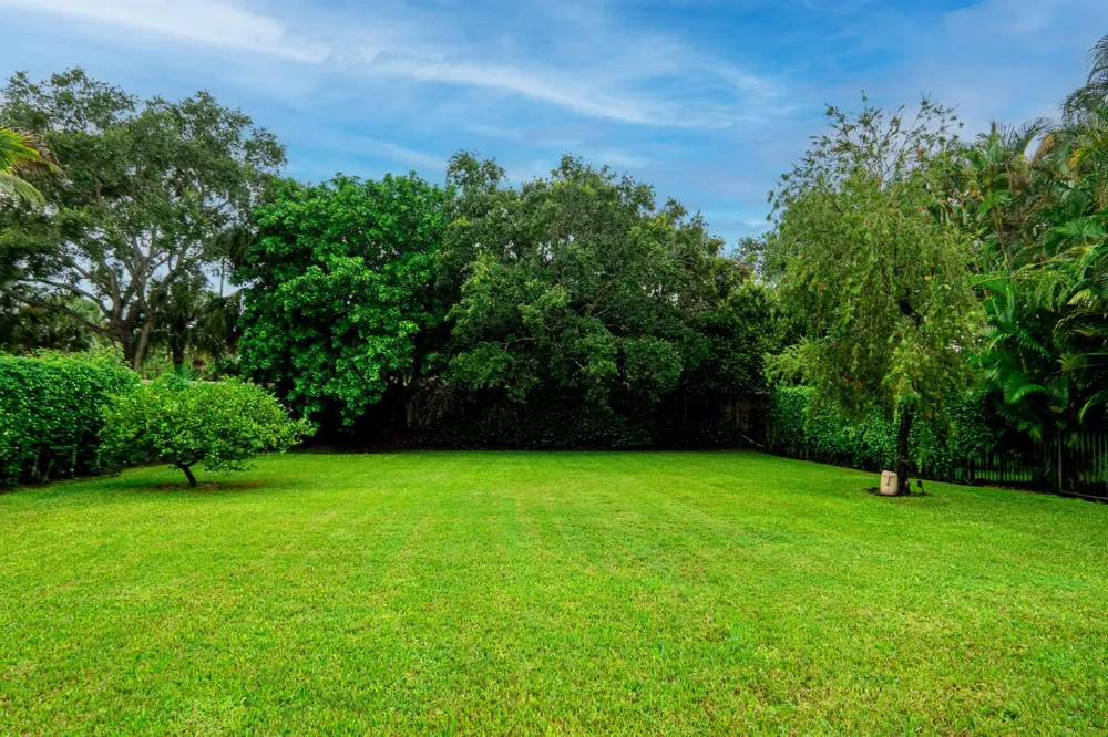 211 Sedona Way Palm Beach Gardens, FL 33418