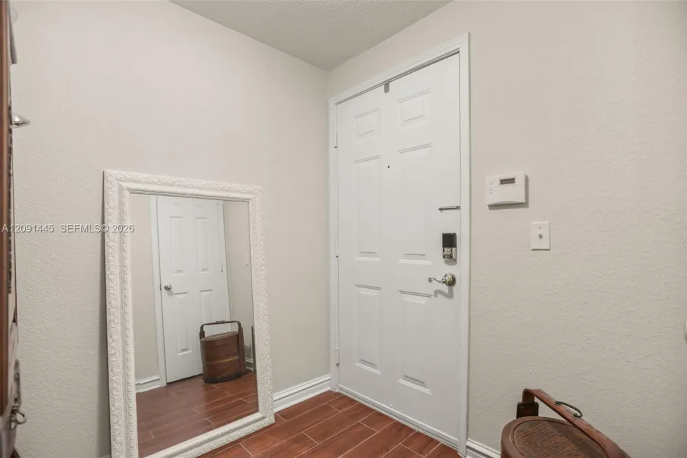 211 Longview Ave #101 Kissimmee, FL 34747