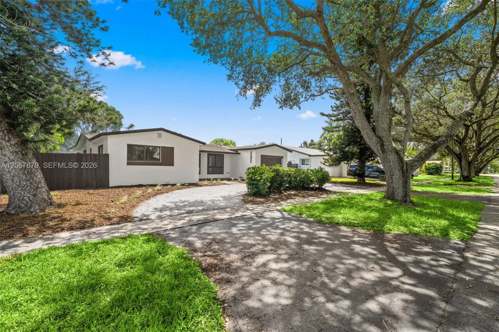 8978 SW 49th St Cooper City, FL 33328