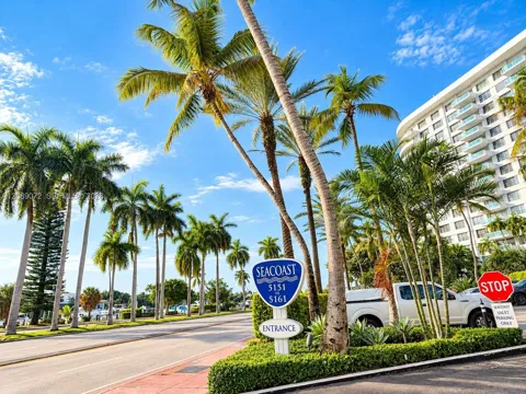 5161 Collins Ave #310
