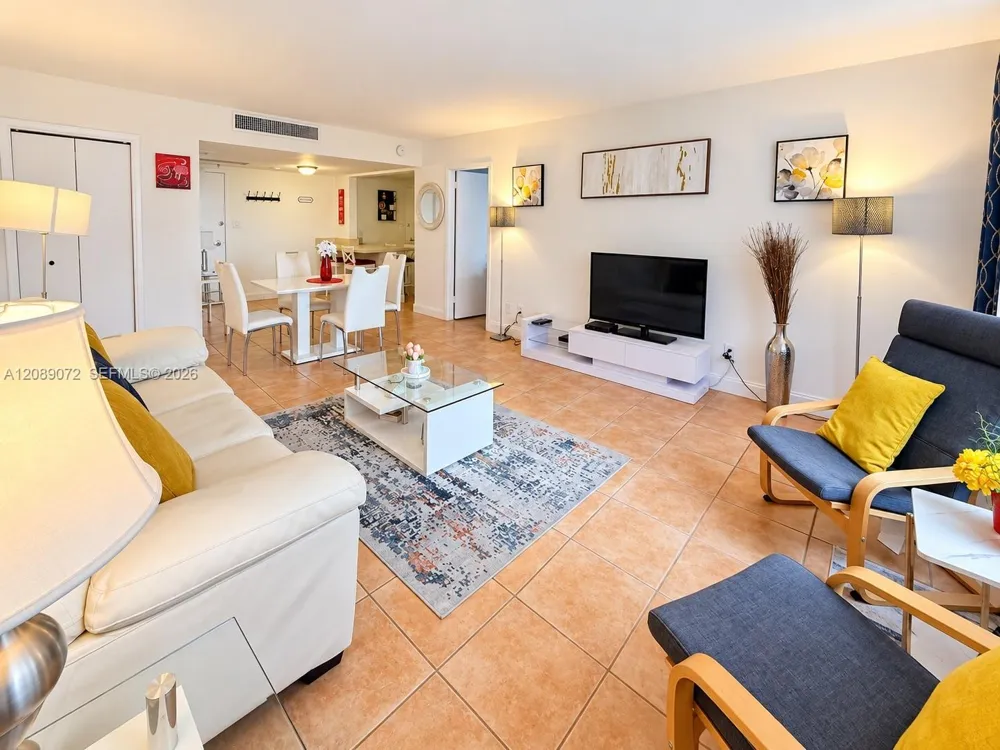 5161 Collins Ave #310 Miami Beach, FL 33140