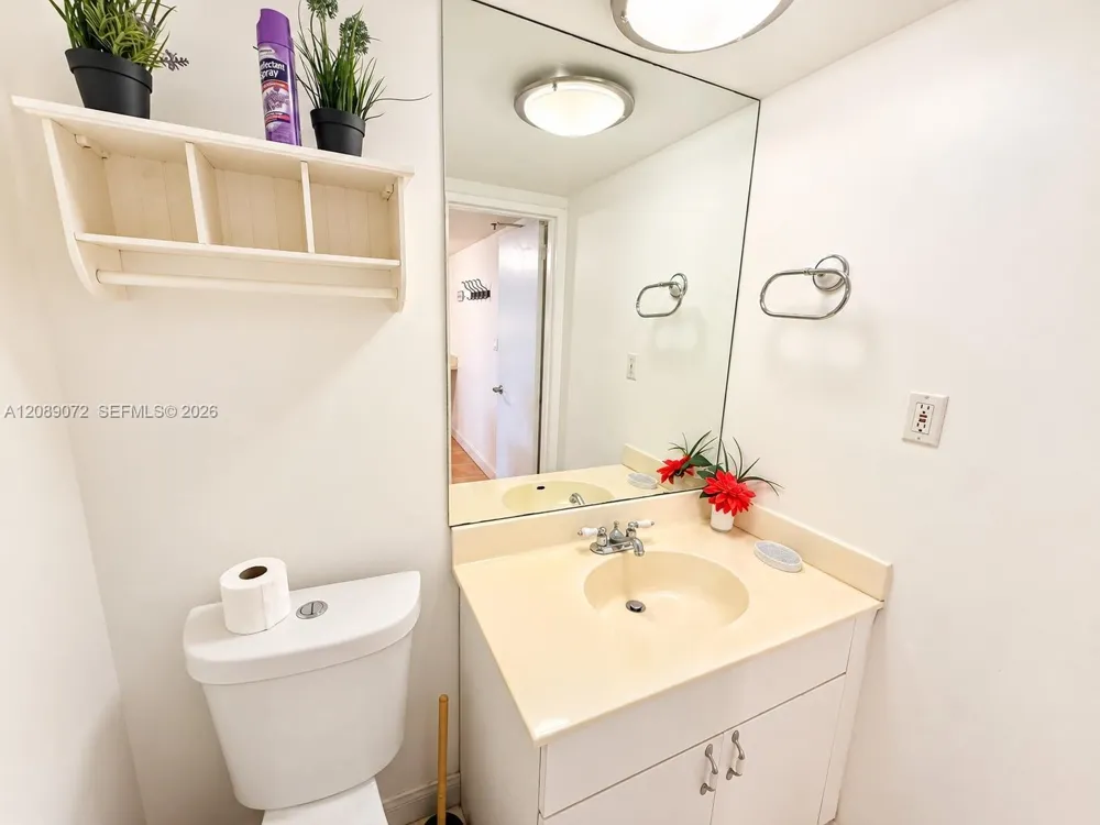 5161 Collins Ave #310 Miami Beach, FL 33140