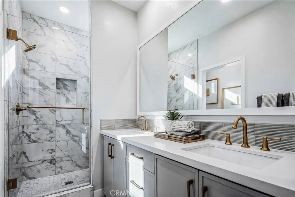 12820 Cyan Ct. #50 Hawthorne, CA 90250