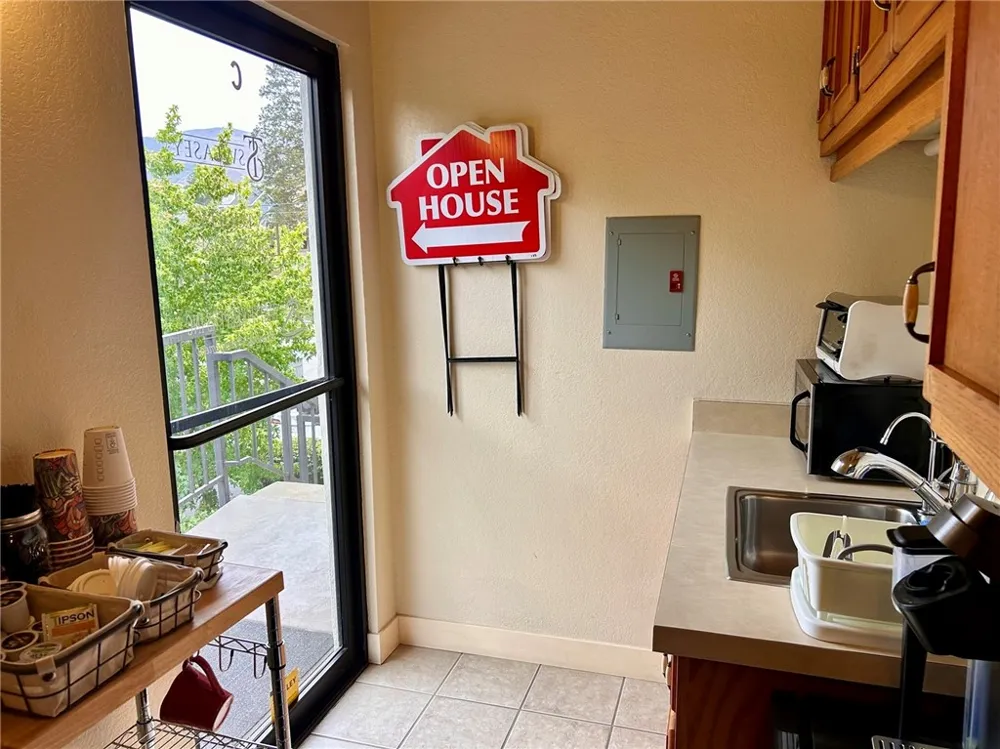 860 Walnut #C San Luis Obispo, CA 93401