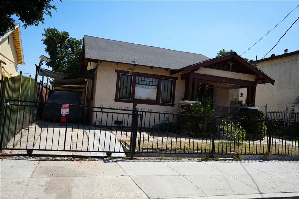 1138 S Ardmore Los Angeles, CA 90006