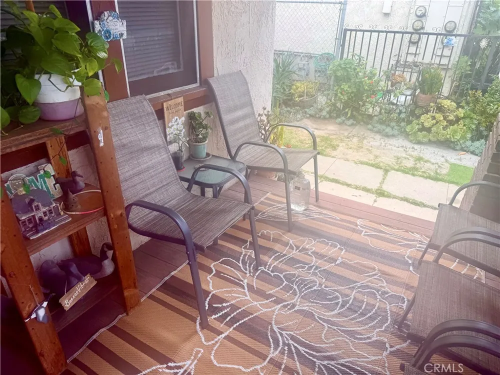 1138 S Ardmore Los Angeles, CA 90006