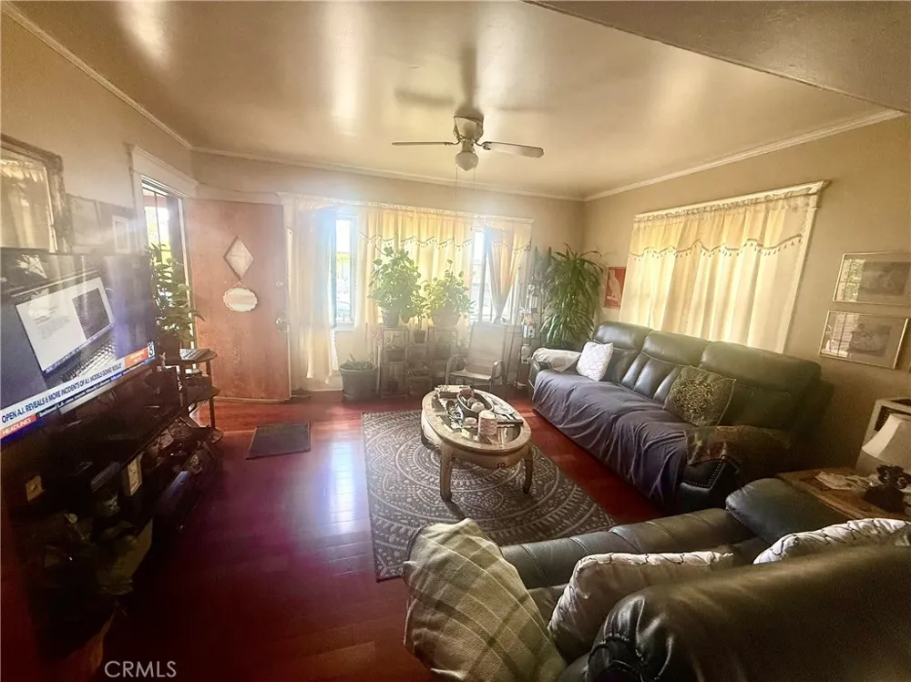 1138 S Ardmore Los Angeles, CA 90006