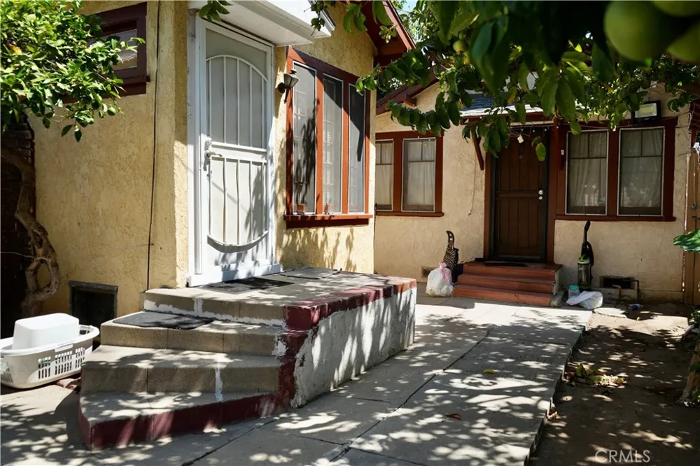 1138 S Ardmore Los Angeles, CA 90006