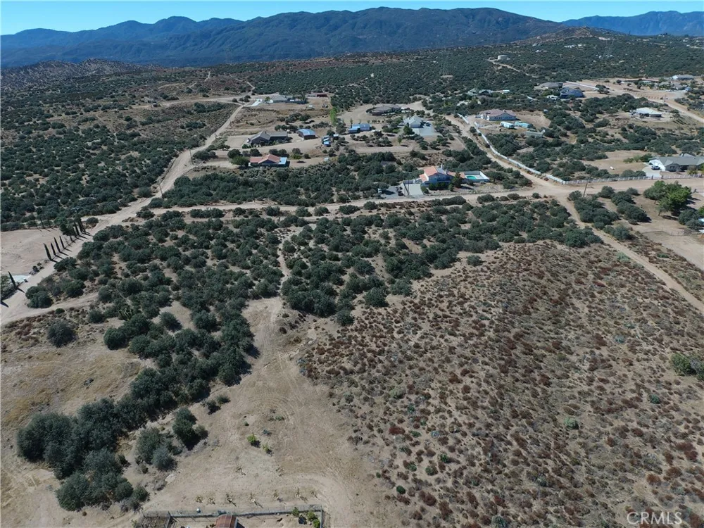 Medlow Oak Hills, CA 92344
