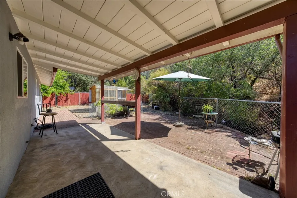 6633 Victoria Lucerne, CA 95458