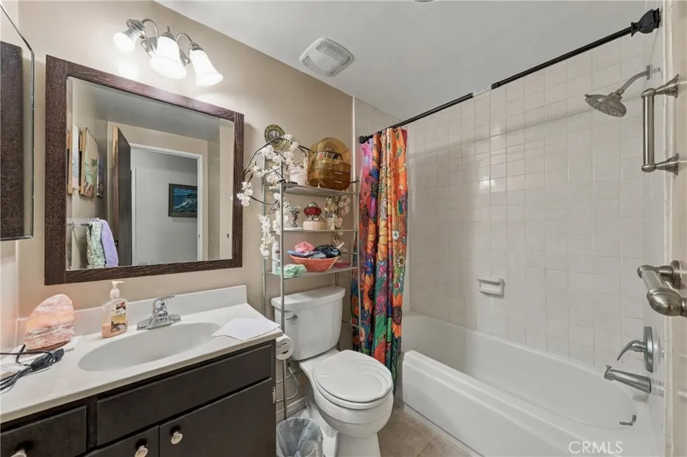 6633 Victoria Lucerne, CA 95458