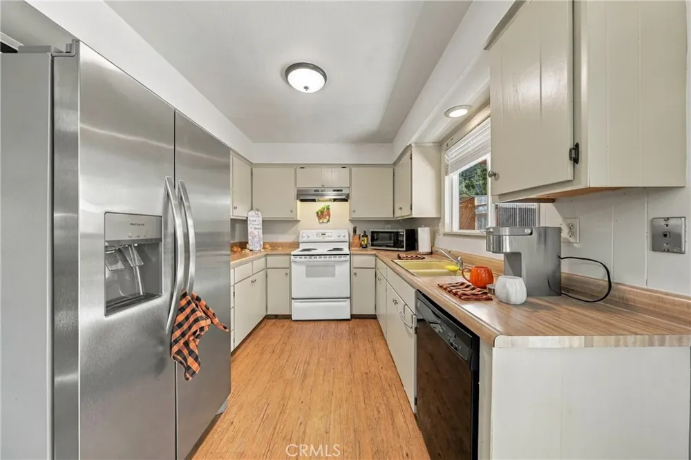 6633 Victoria Lucerne, CA 95458