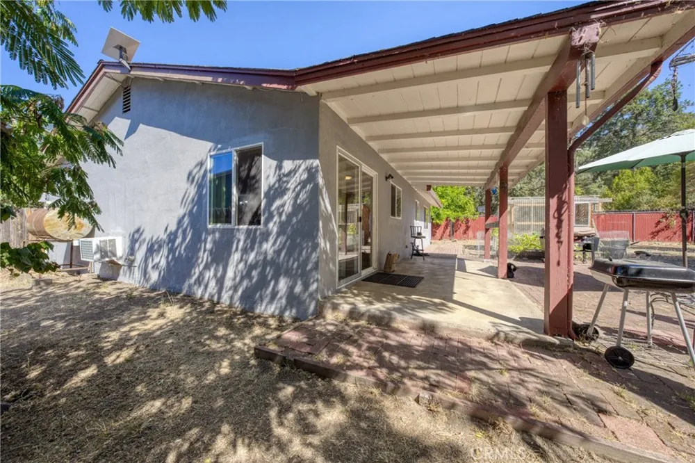 6633 Victoria Lucerne, CA 95458