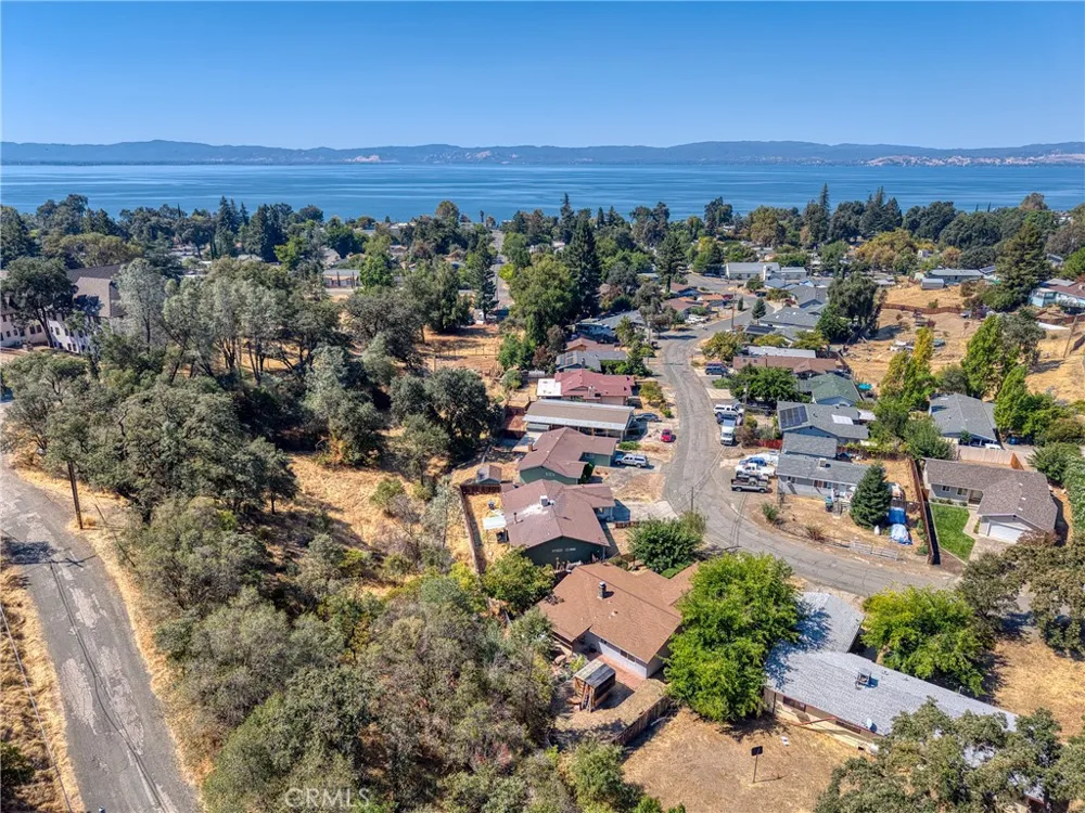 6633 Victoria Lucerne, CA 95458