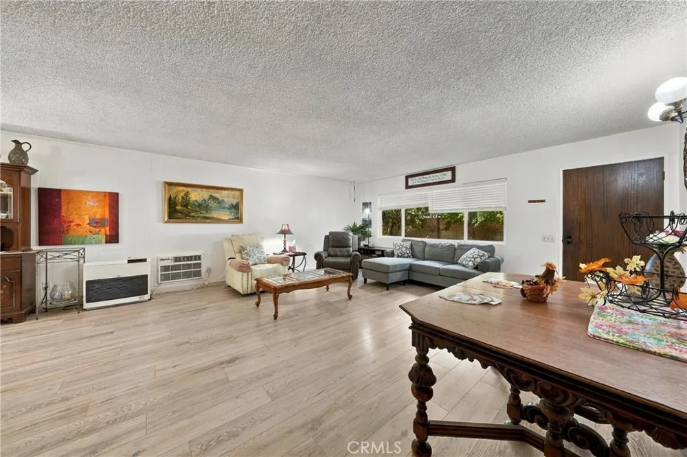 6633 Victoria Lucerne, CA 95458