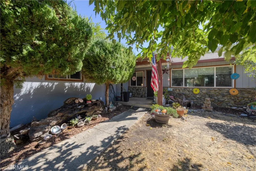 6633 Victoria Lucerne, CA 95458