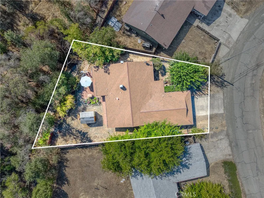 6633 Victoria Lucerne, CA 95458