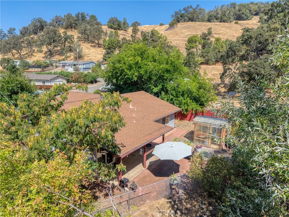 6633 Victoria Lucerne, CA 95458