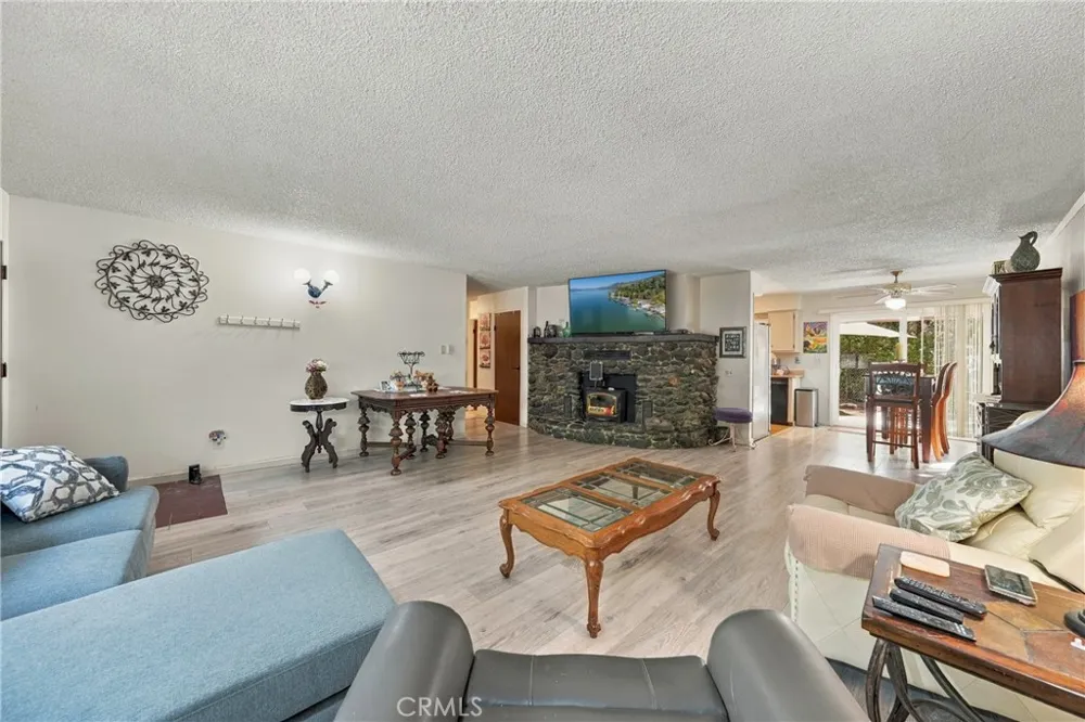 6633 Victoria Lucerne, CA 95458