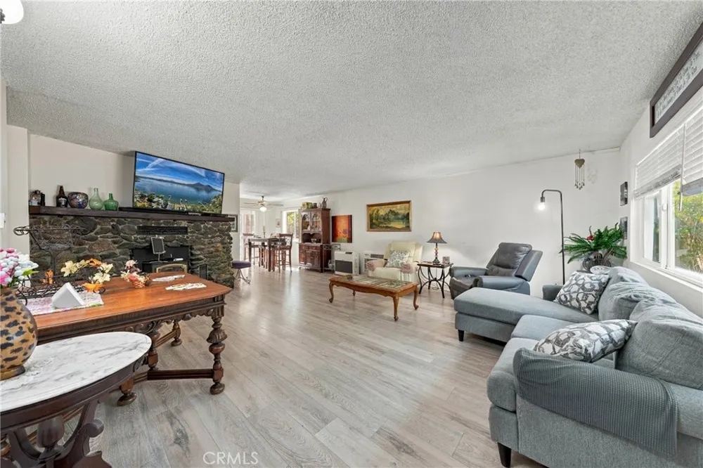 6633 Victoria Lucerne, CA 95458
