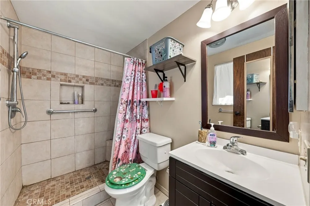 6633 Victoria Lucerne, CA 95458