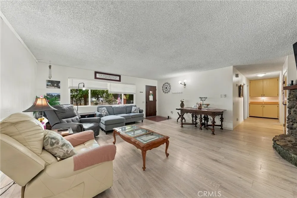 6633 Victoria Lucerne, CA 95458