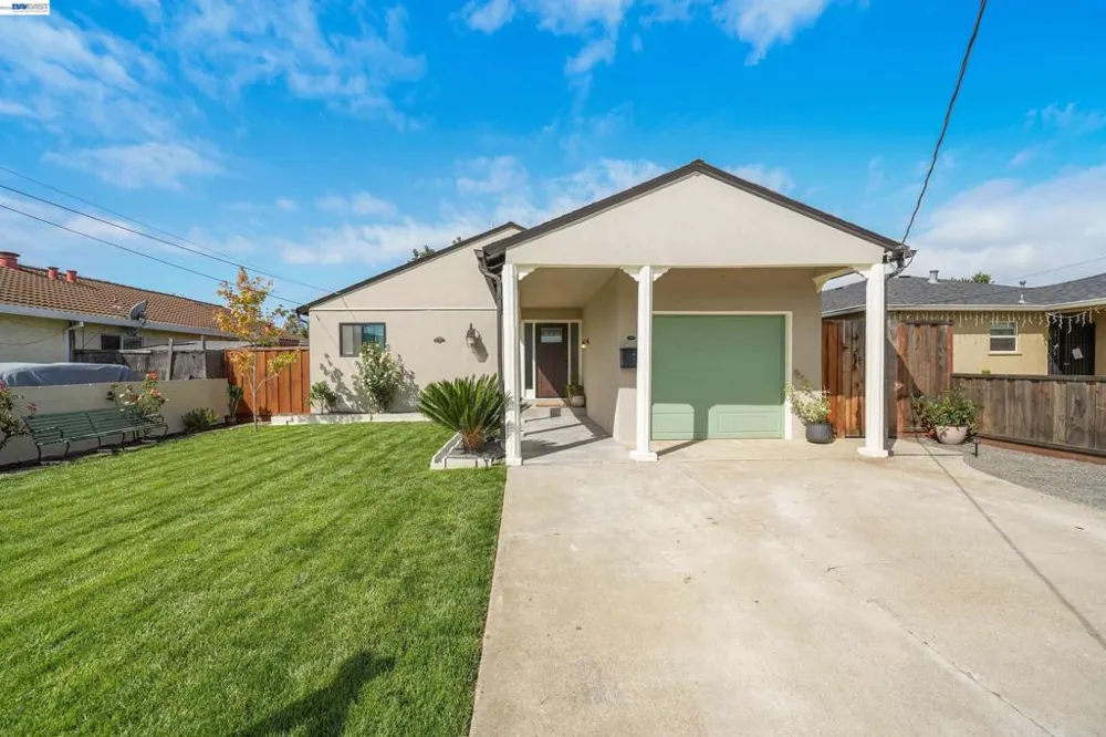 31967 Albany St Hayward, CA 94544
