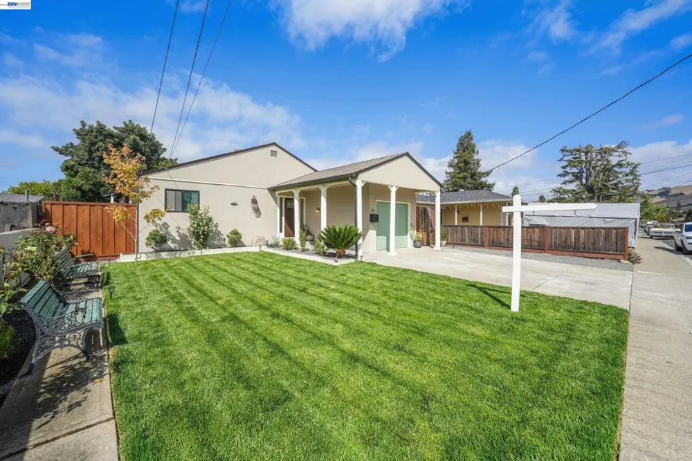 31967 Albany St Hayward, CA 94544