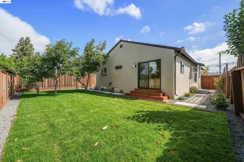 31967 Albany St Hayward, CA 94544
