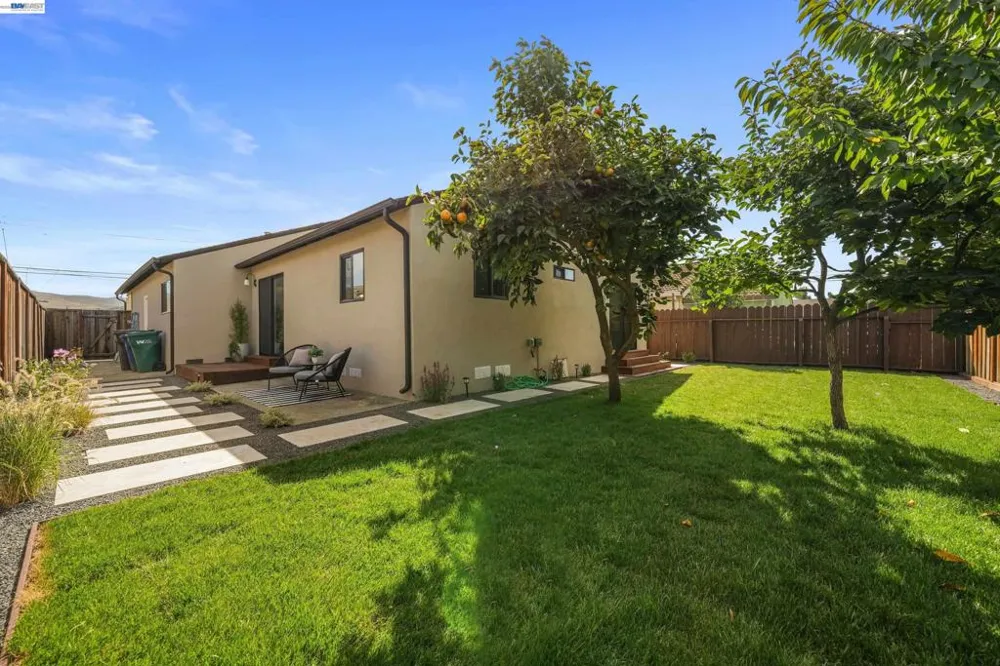 31967 Albany St Hayward, CA 94544