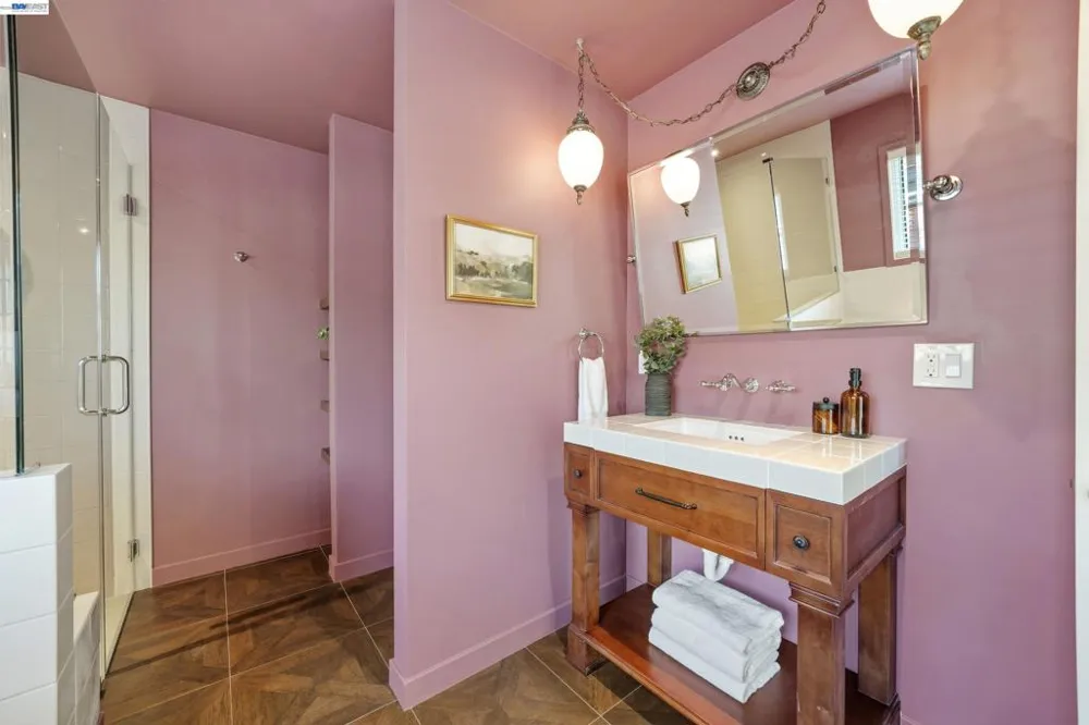 31967 Albany St Hayward, CA 94544