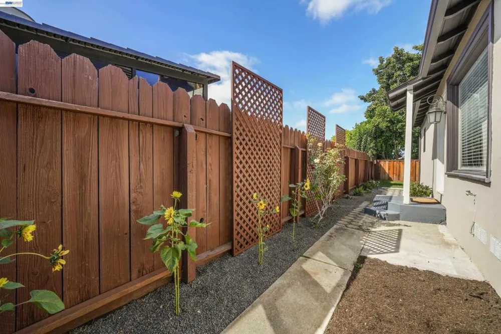 31967 Albany St Hayward, CA 94544