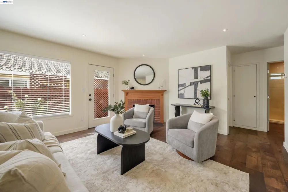 31967 Albany St Hayward, CA 94544