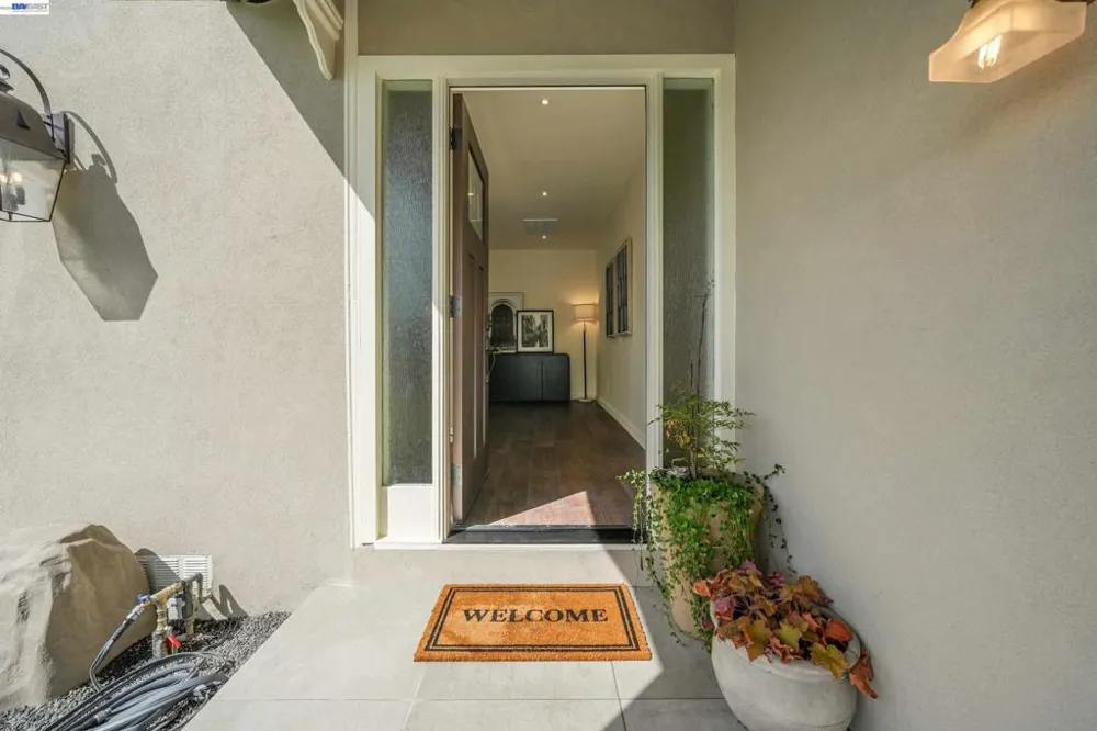 31967 Albany St Hayward, CA 94544
