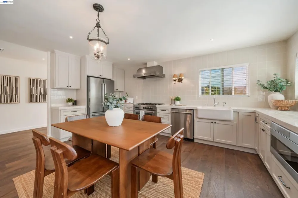 31967 Albany St Hayward, CA 94544