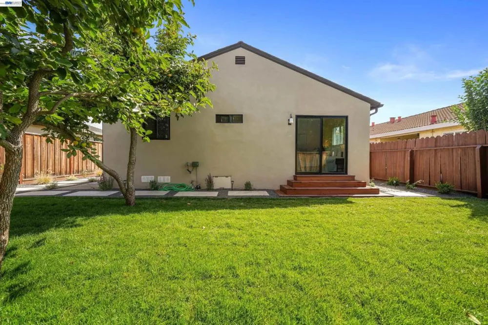 31967 Albany St Hayward, CA 94544