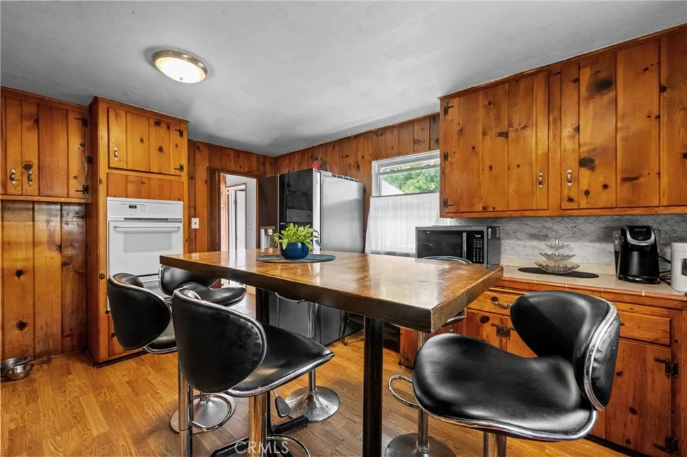 162 Cecil Costa Mesa, CA 92627