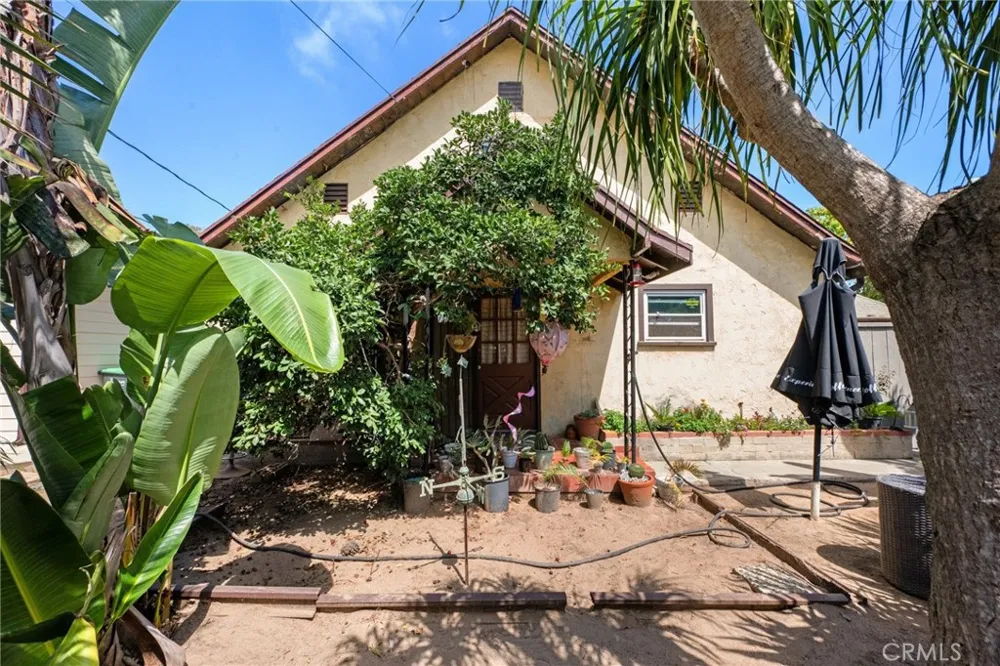 162 Cecil Costa Mesa, CA 92627