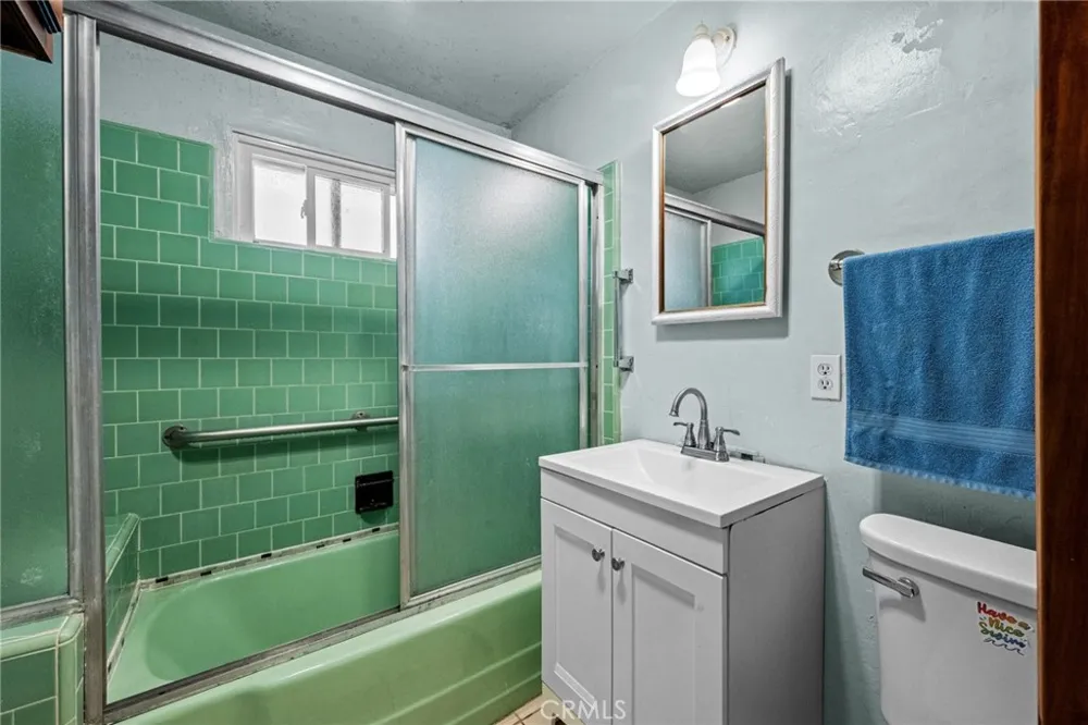 162 Cecil Costa Mesa, CA 92627