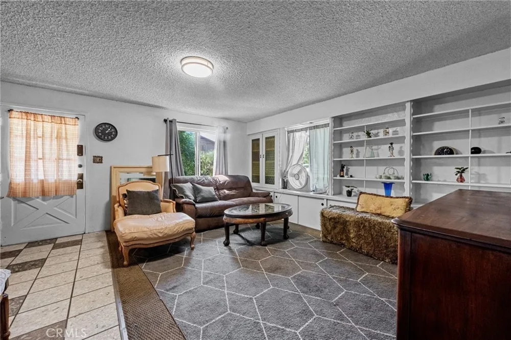 162 Cecil Costa Mesa, CA 92627