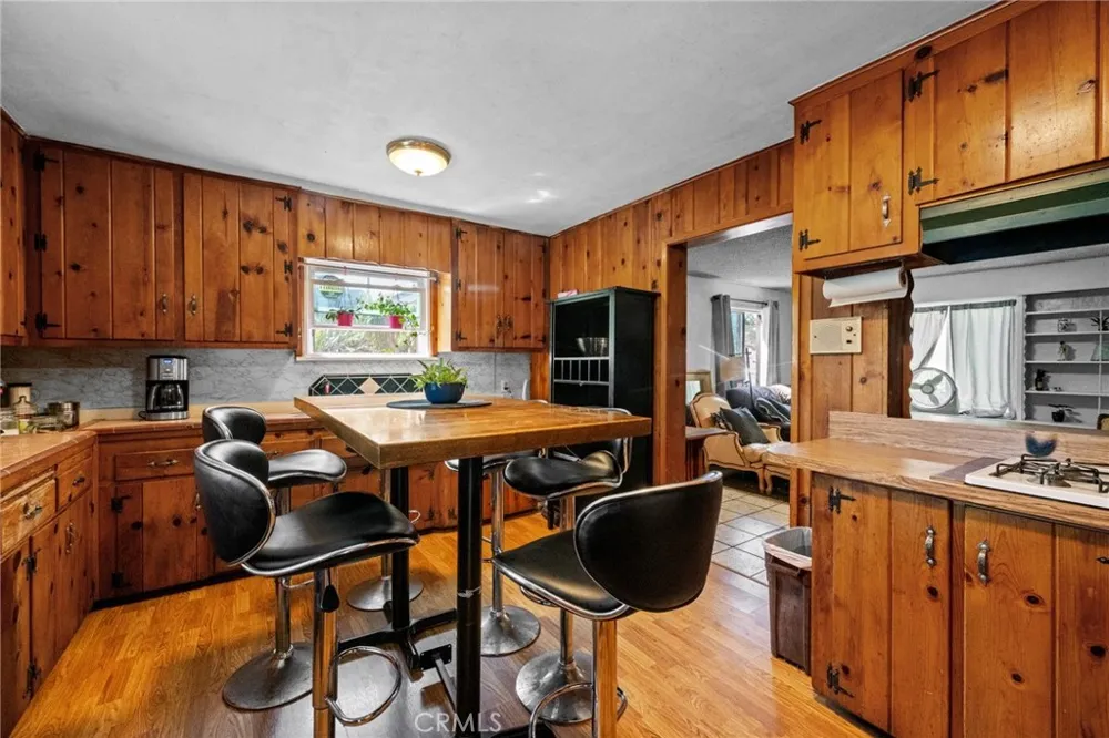 162 Cecil Costa Mesa, CA 92627
