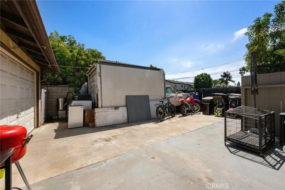 162 Cecil Costa Mesa, CA 92627