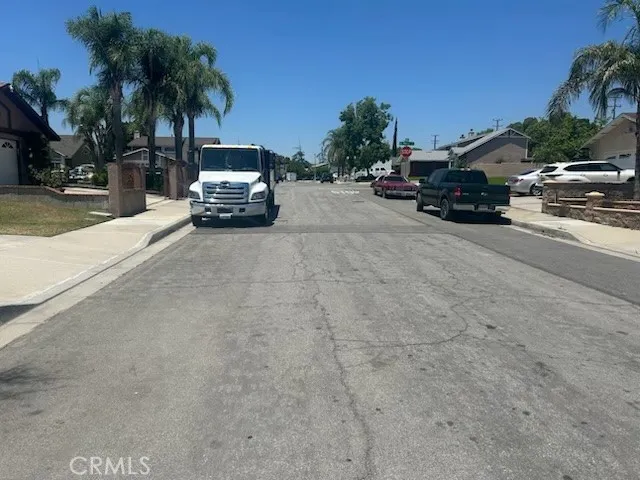 2283 Chatka San Bernardino, CA 92410