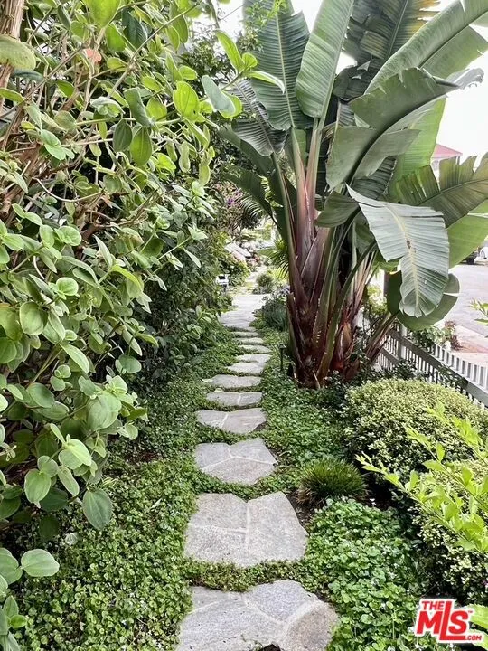 2704 3rd Street Santa Monica, CA 90405