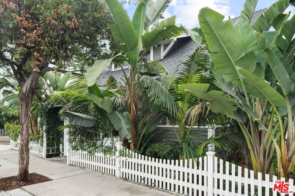 2704 3rd Street Santa Monica, CA 90405
