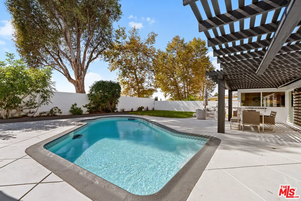 25401 Champlain Road Laguna Hills, CA 92653